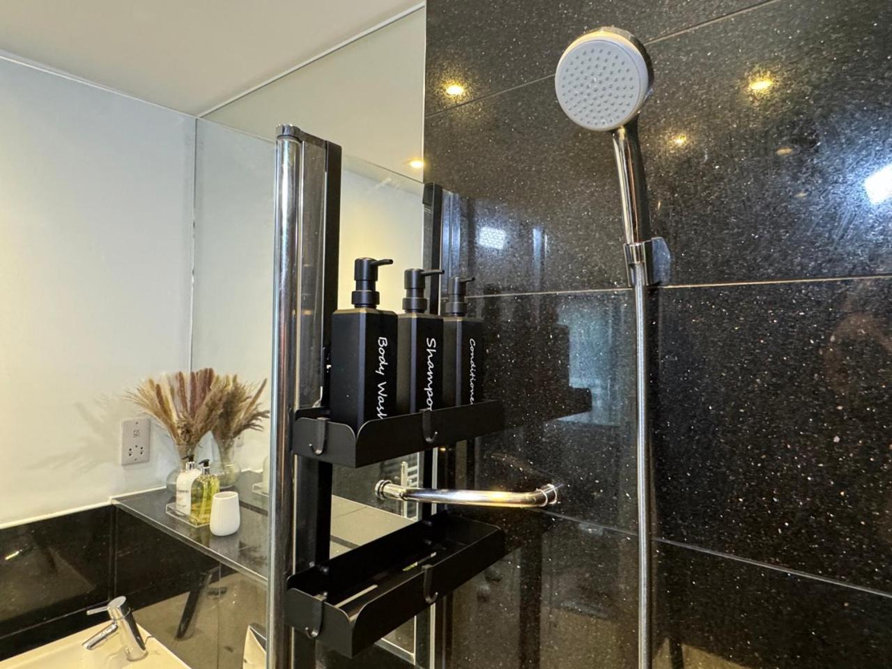 Luxury 2 Bedroom Apartment In Central Croydon With Free Parking Exterior foto